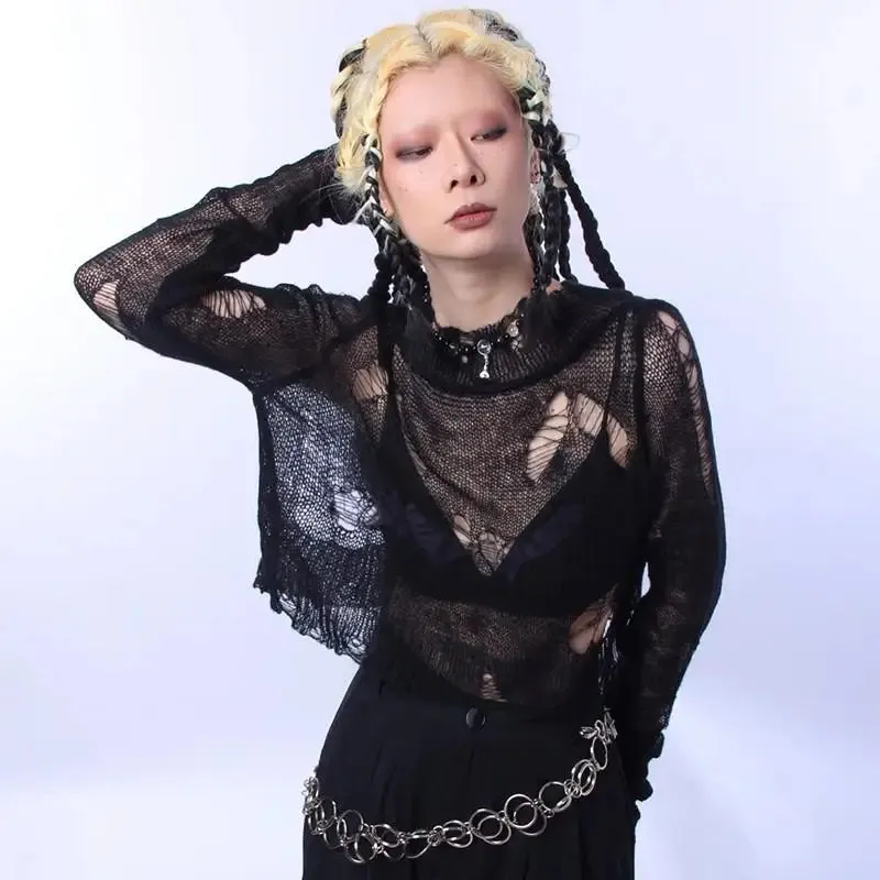 Distressed Pullover im Wasteland Punk Stil Ästhetisch