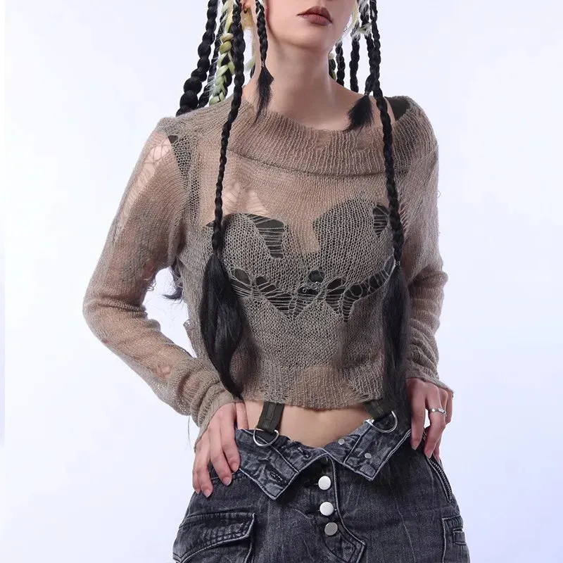 Distressed Pullover im Wasteland Punk Stil Ästhetisch