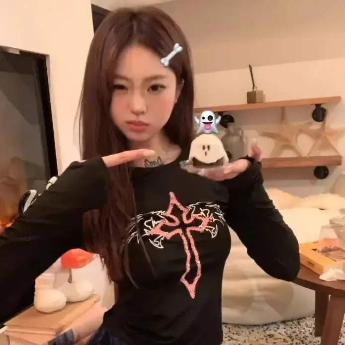 Gothic Slim-Fit Sweatshirt mit Kreuz-Print für Damen – Harajuku Y2K Style